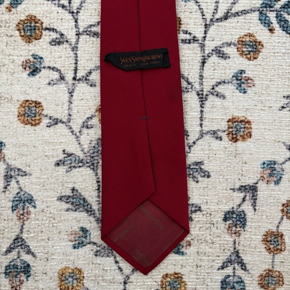 Yves Saint Laurent YSL Men's Red Striped Slim Tie - Picture 4 of 4